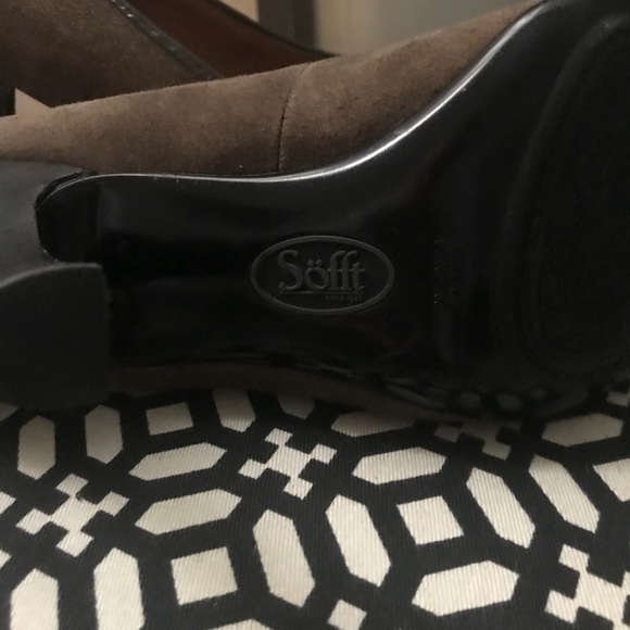 Chocolate suede sofft brand pumps - Picture 5 of 5